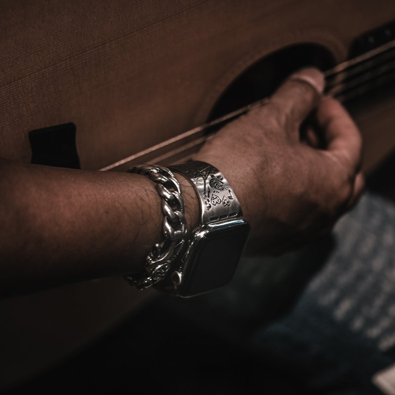 【时尚饰物】SOULITE苹果手表手镯表带 Rock n Roll - 手链/手环 - 不锈钢 