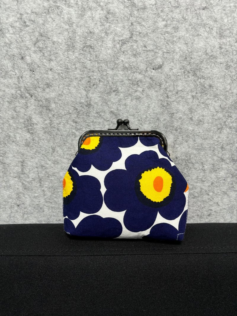 MBC 人手制 Marimekko 10cm 方形框 口金包 散纸包 深蓝花 - 侧背包/斜挎包 - 棉．麻 蓝色