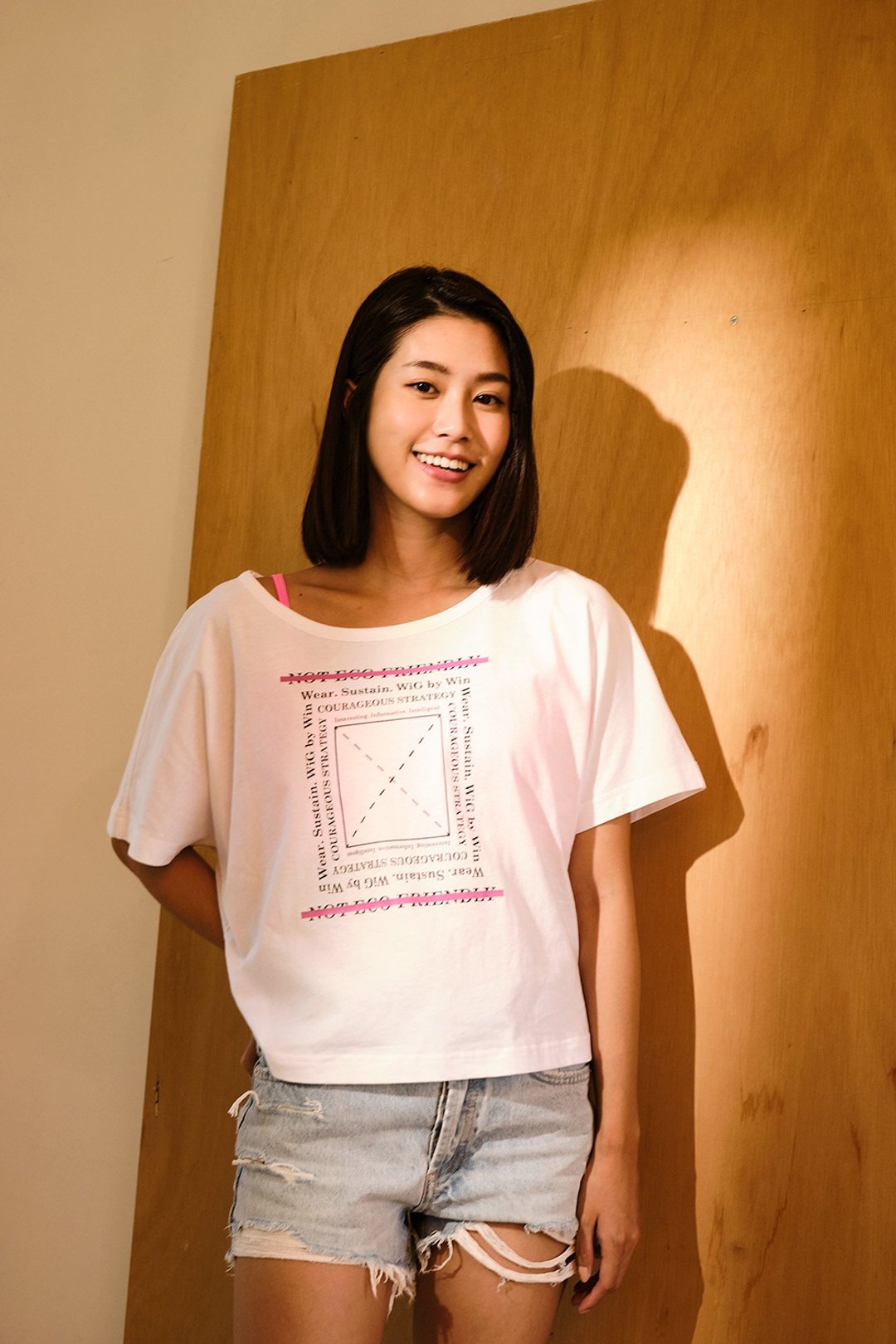 川衣见休闲女款-友善环境图TEE (短版) - 女装 T 恤 - 棉 白色