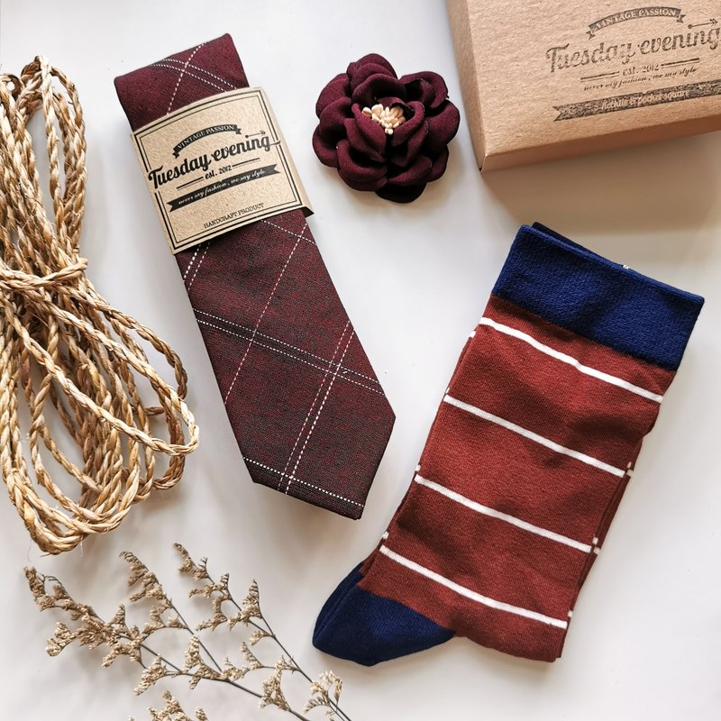 TIE TO TOE Box Set - Maroon red necktie, flower pin and red stripe sock (Box) - 领带/领带夹 - 其他材质 红色