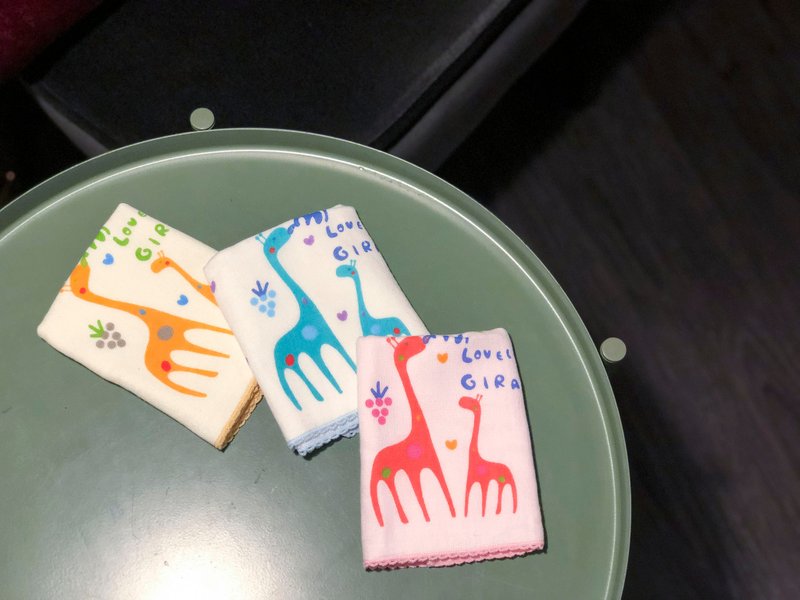 纯棉100% MIT设计制造::童趣小方巾/手帕(长颈鹿) - 手帕/方巾 - 棉．麻 多色