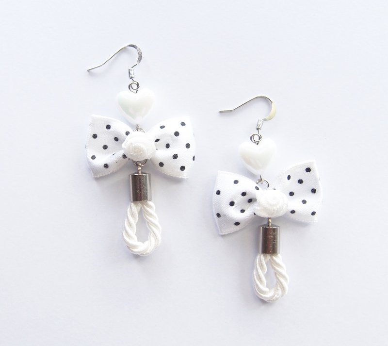 Sweet white polka-dot bow drop earrings - 耳环/耳夹 - 其他材质 白色