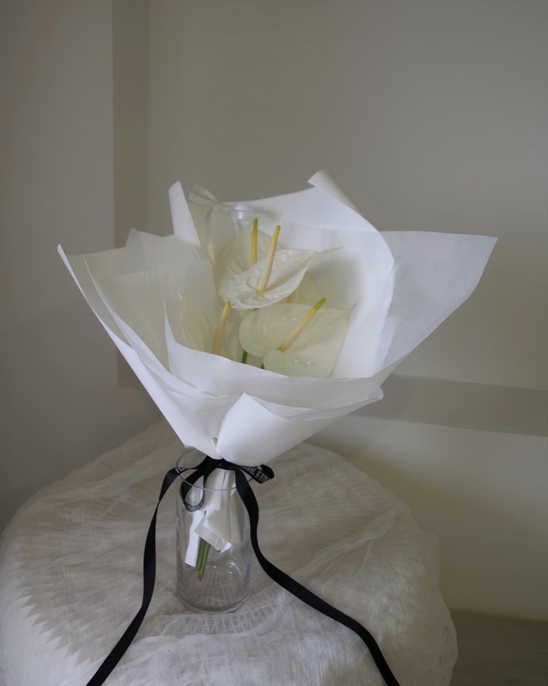 纯净的爱 白色火鹤花束 毕业花束 情人节 - 干燥花/捧花 - 植物．花 