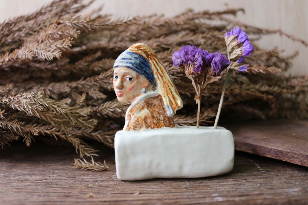 Ceramic The girl with earring pearl - 其他 - 陶 咖啡色