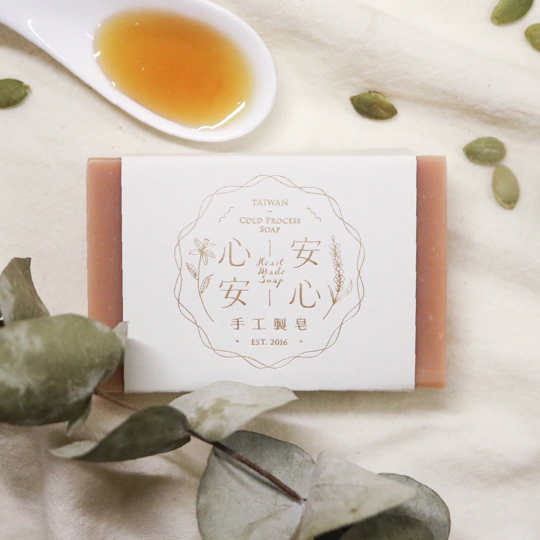南瓜蜂蜜皂 / 快乐鼠尾草、玫瑰天竺葵 / 冷制精油手工皂 - 肥皂/手工皂 - 植物．花 