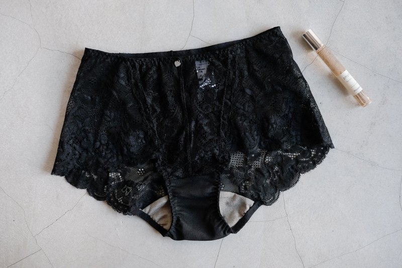 闪耀之吻・橄榄黑・银纤维抗菌系列・法式蕾丝中腰平口裤・台湾制 - 女士内衣裤 - 尼龙 黑色