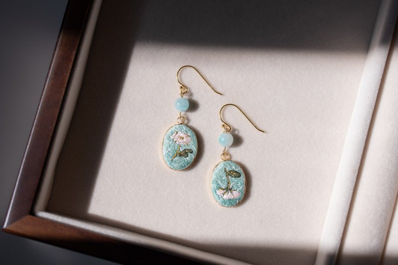 油画风玫瑰刺绣耳环 - 耳环/耳夹 - 棉．麻 