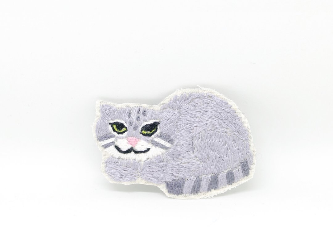 Embroidery brooch Manul cat - 胸针 - 棉 灰色