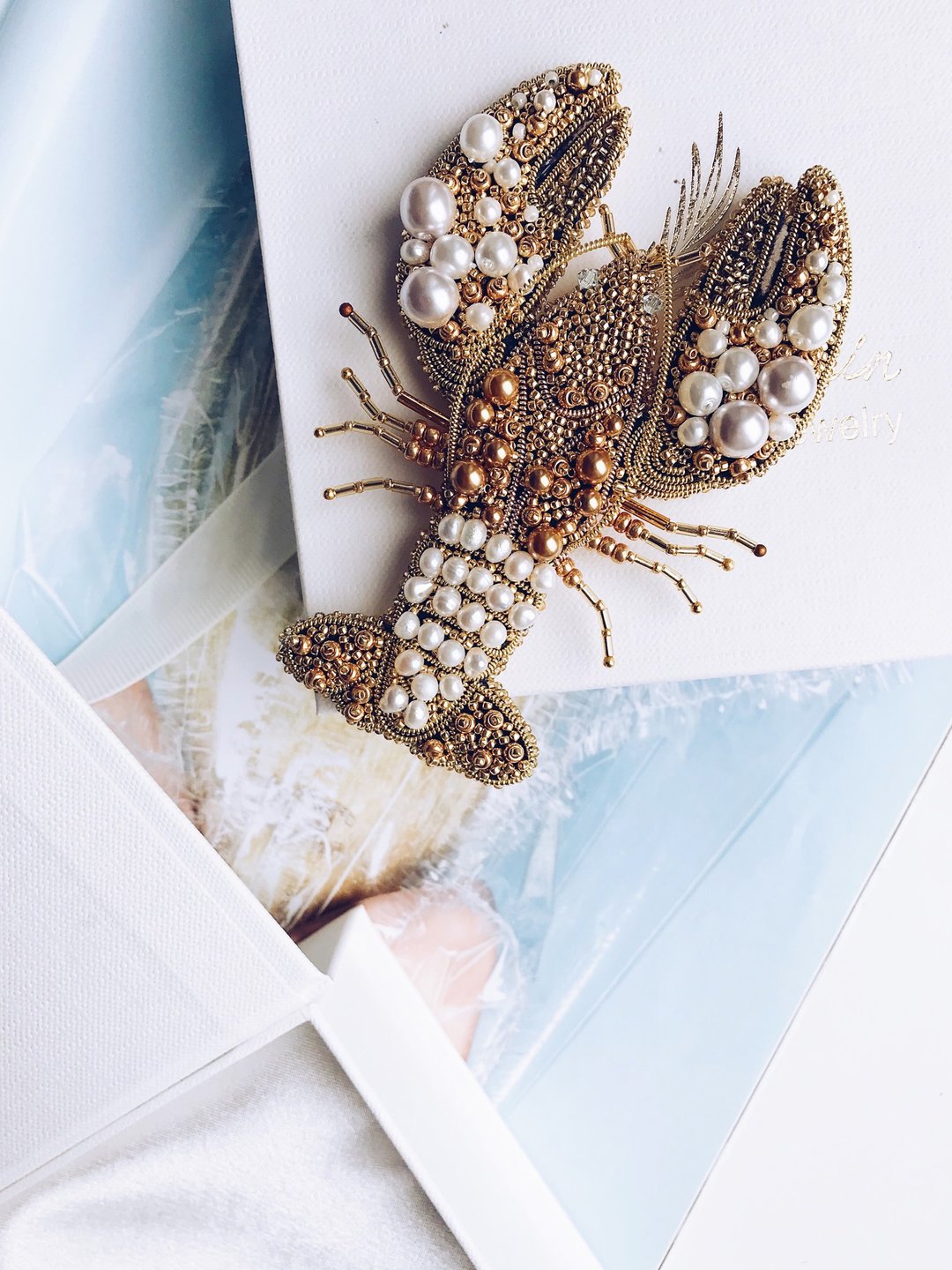 Handmade Embroidered Gold Lobster Beaded Brooch - 胸针 - 绣线 金色