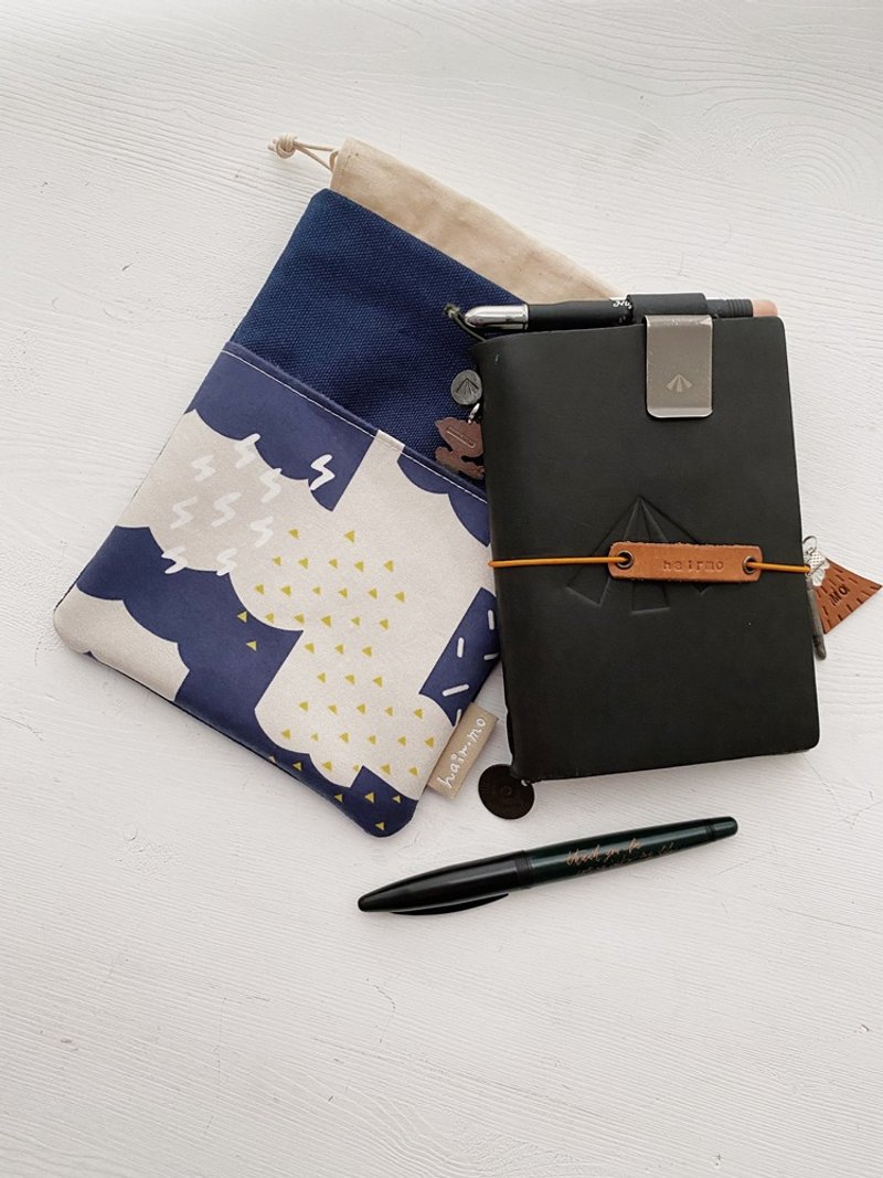 hairmo雷电交响曲前口袋收纳袋(tn/hobo/MD/日记/笔记本/手帐) - 笔记本/手帐 - 棉．麻 蓝色