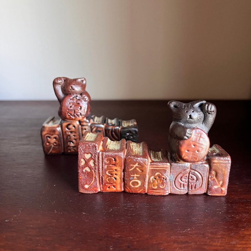 招财猫之书中自有黄金屋 / 线香立 / 猫胡须收纳 / 陶 - 香薰/精油/线香 - 陶 多色