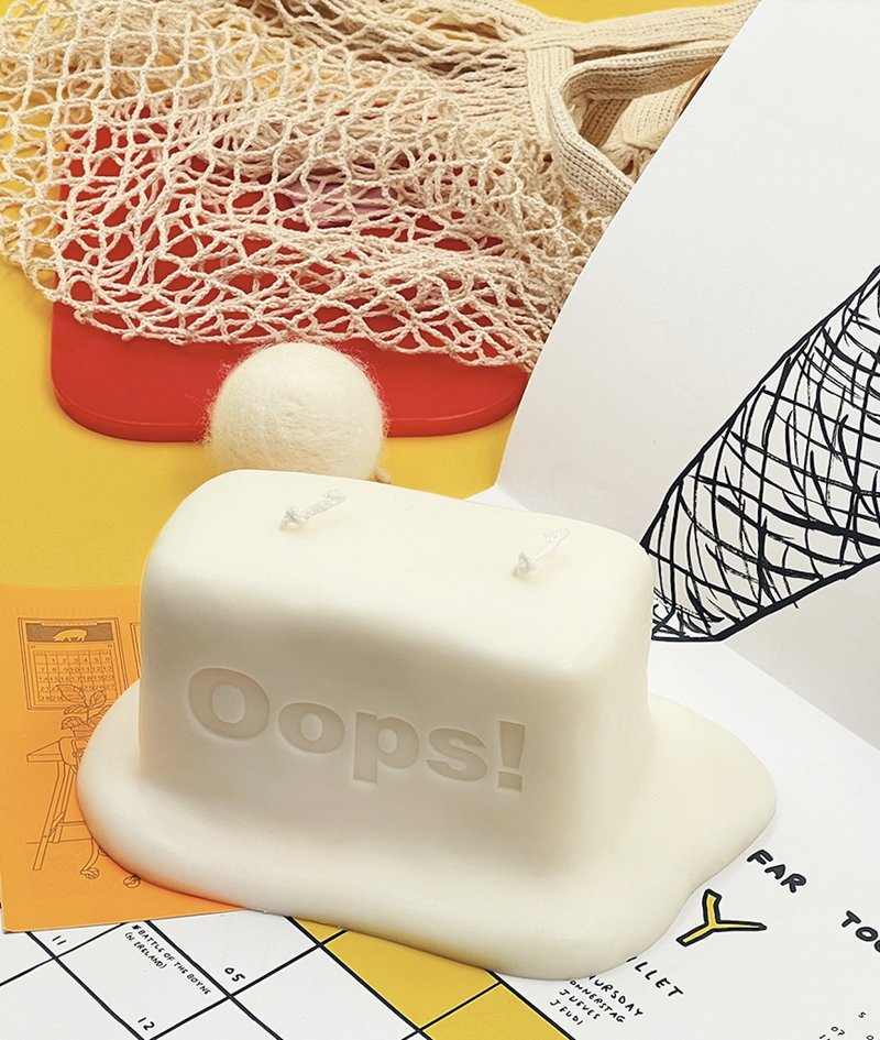 Oops! 是香香的香草冰淇淋! 手作香氛蜡烛 英国梨与小苍兰 - 蜡烛/烛台 - 蜡 黄色