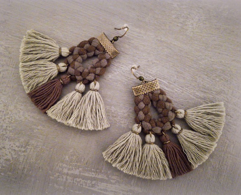 Camouflage Tassel Earrings Army Green Military Style - 耳环/耳夹 - 绣线 卡其色