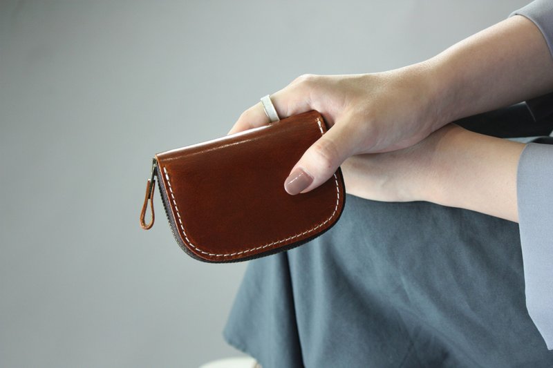 植鞣牛皮 钥匙收纳包 棕色 - 钥匙链/钥匙包 - 真皮 咖啡色