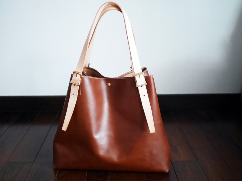 Tsubame - 皮革托特包 金属扣环 可更换背带 - 侧背包/斜挎包 - 真皮 咖啡色