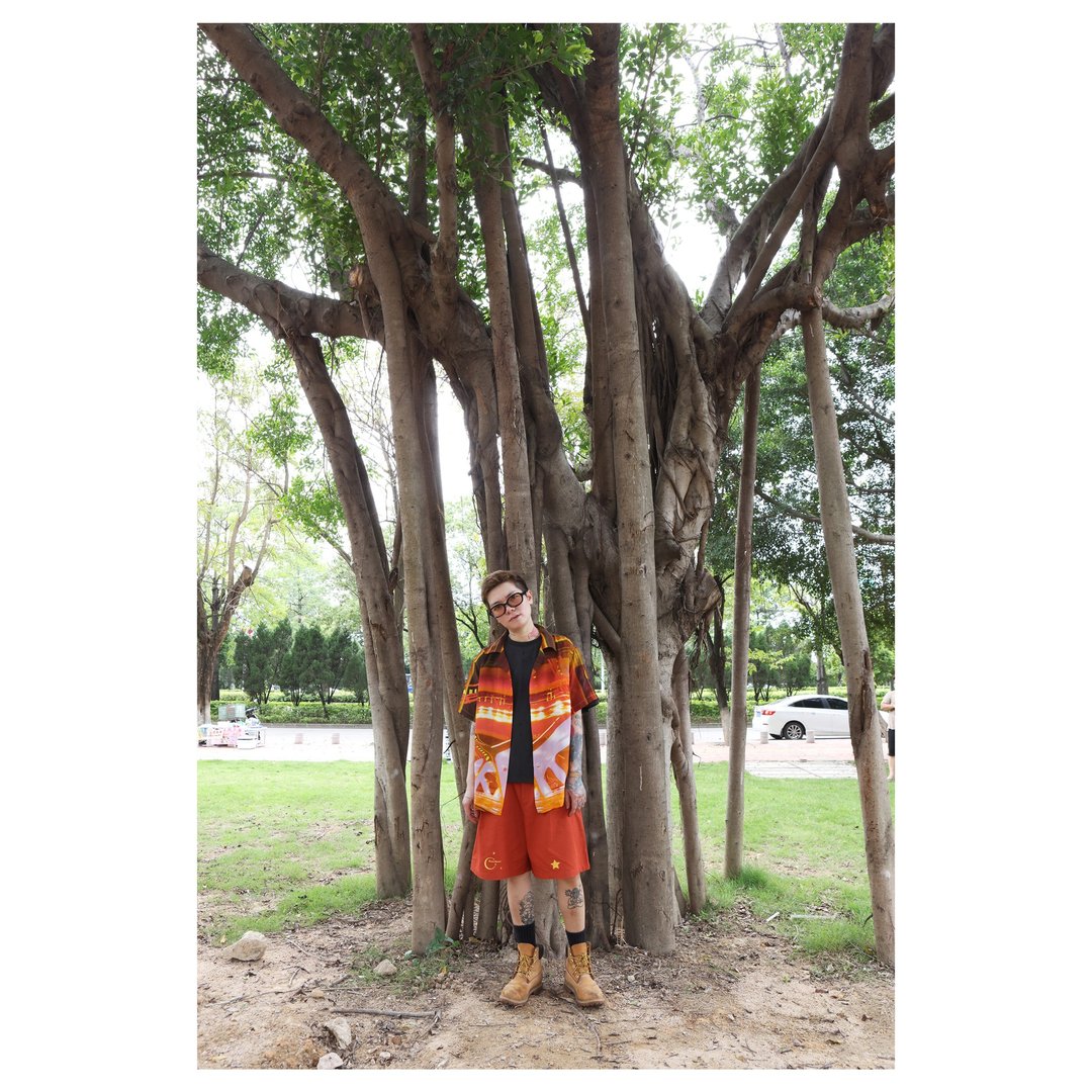 慵懒大地暖色人造丝短袖夏威夷衬衫【日落桥】 - 男装衬衫 - 其他人造纤维 橘色