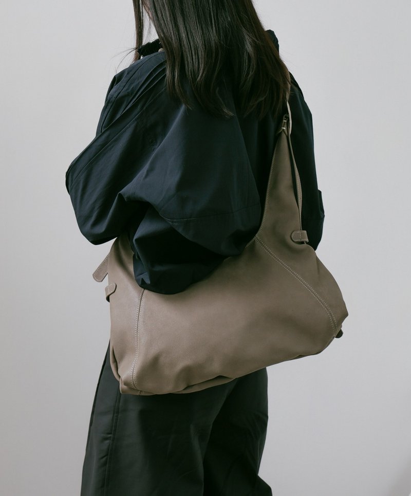 Supportingrole简约半月形轮廓真皮手提肩斜背托特包 质感棕 - 侧背包/斜挎包 - 真皮 