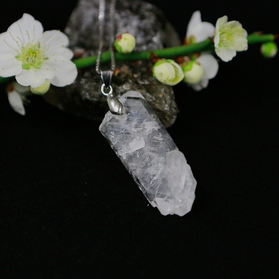 022504/缝合水晶/天然晶石吊坠/能量石/原生态/护身符/疗愈/净化 - 项链 - 水晶 白色