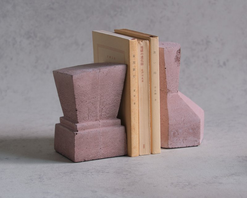 混凝土书挡梯形肉豆蔻作为单一出售 - 摆饰 - 水泥 粉红色