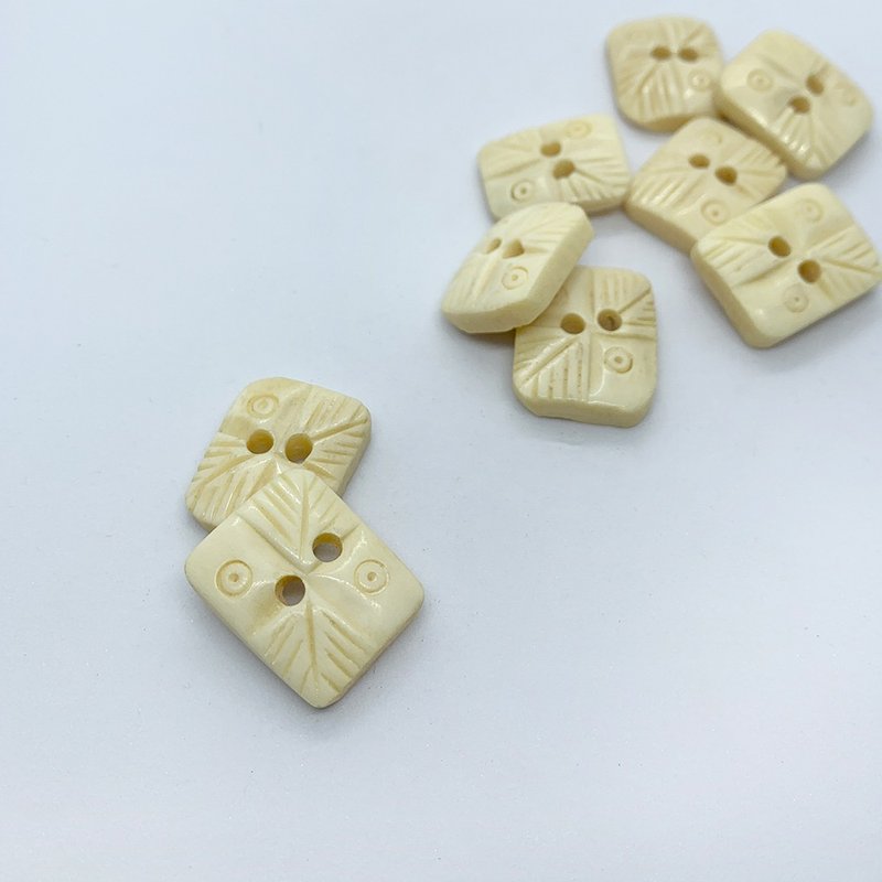 Hana Mokuba – 天然手工长方形牛骨钮 (一包) - 其他 - 其他材质 