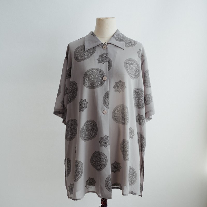 灰色软中性几何短袖衬衫长版外罩复古古着古着vintage - 女装衬衫 - 其他材质 灰色