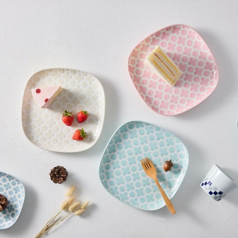 石丸波佐见烧 - 摩洛哥花砖圆角盘(大) - 3款任选 - 盘子/餐盘/盘架 - 瓷 多色