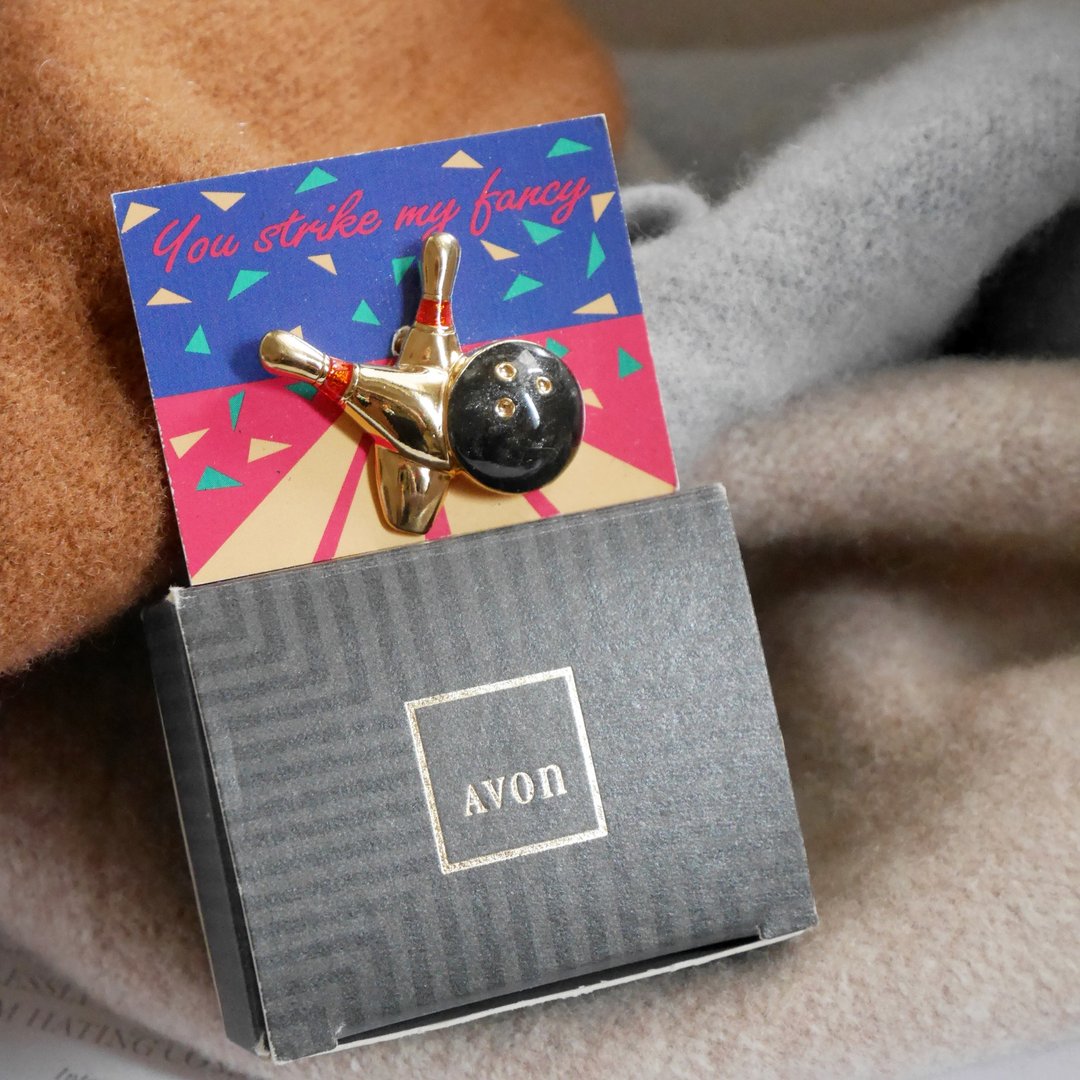 金银宝贝 古董金色保龄球珐琅运动爱好别针领带针心口针 AVON - 胸针 - 其他金属 金色