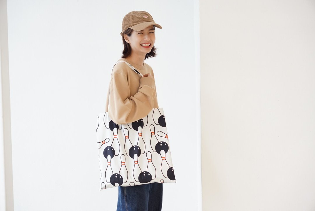 GOC Studio 复古康乐 保龄球图案 府绸 手提袋 侧背包 Tote Bag - 侧背包/斜挎包 - 棉 白色
