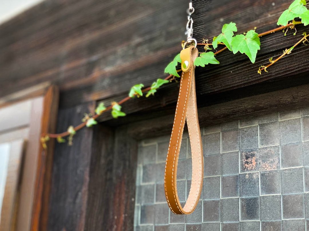 BELT Oji Sands Color is cute Brown Belt Stitch Strap BSS-BO-W that can also be a key chain - 挂绳/吊绳 - 真皮 咖啡色