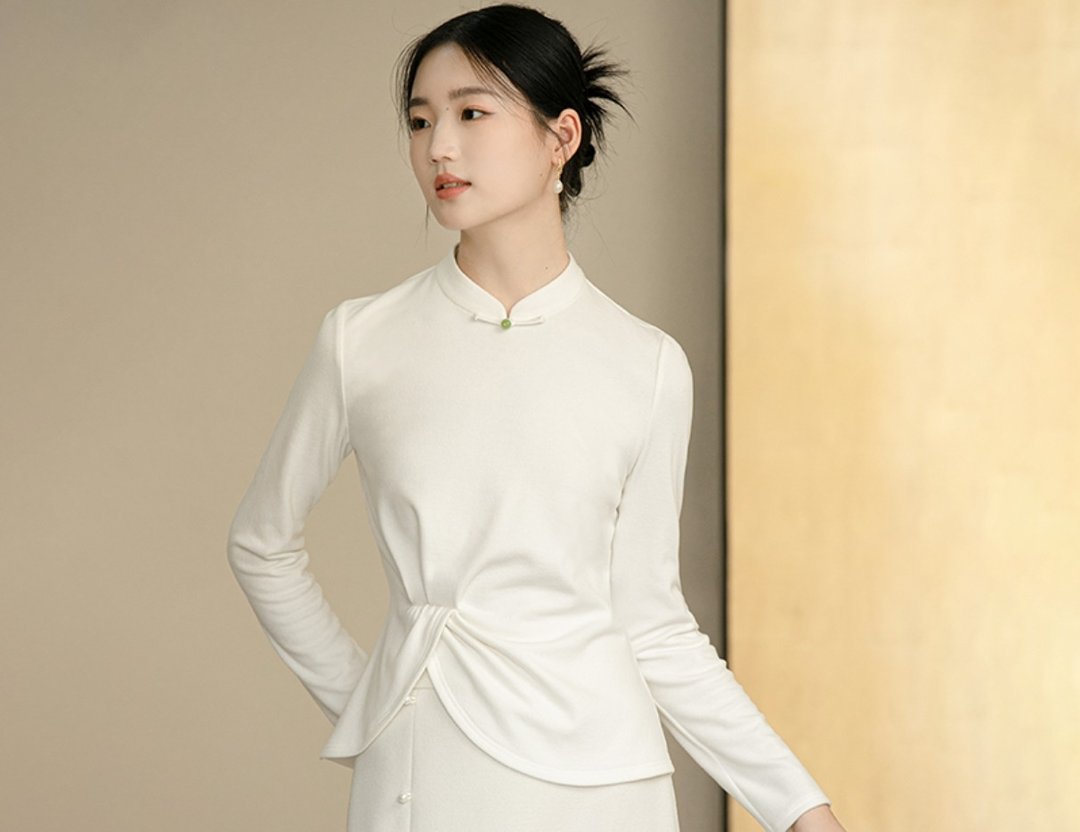 新中式 艺术感扭结显瘦短内搭打底衫上衣 - 女装上衣 - 丝．绢 白色