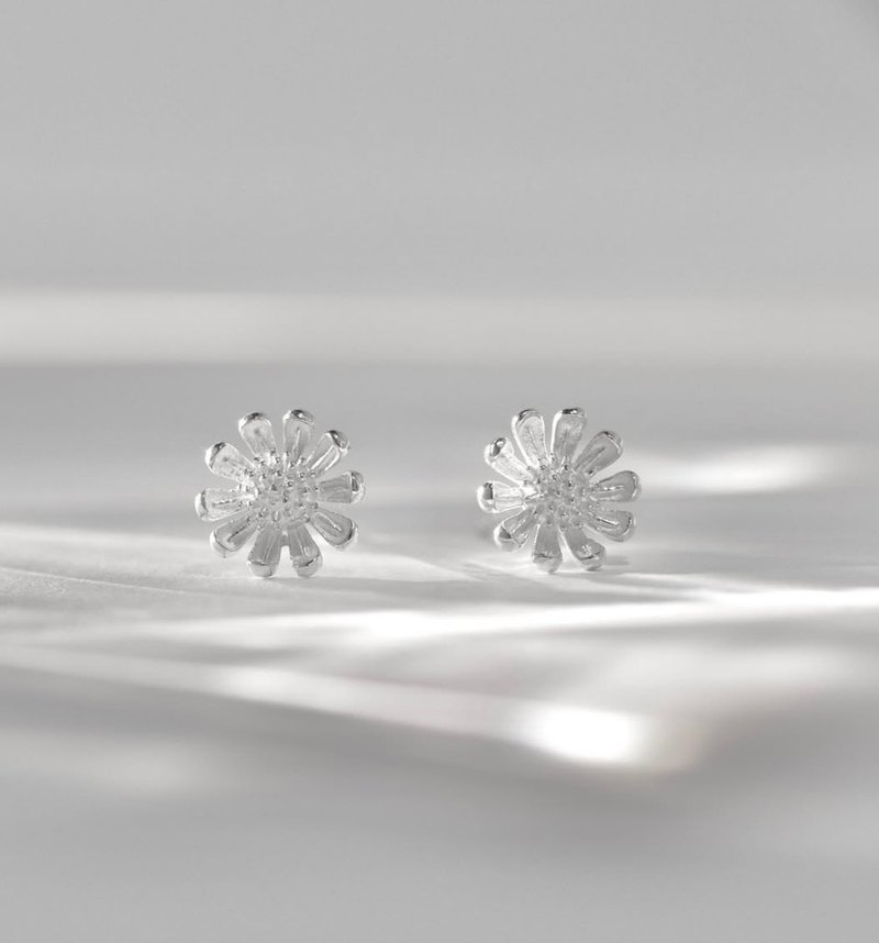 小雏菊耳环 - 耳环/耳夹 - 纯银 银色