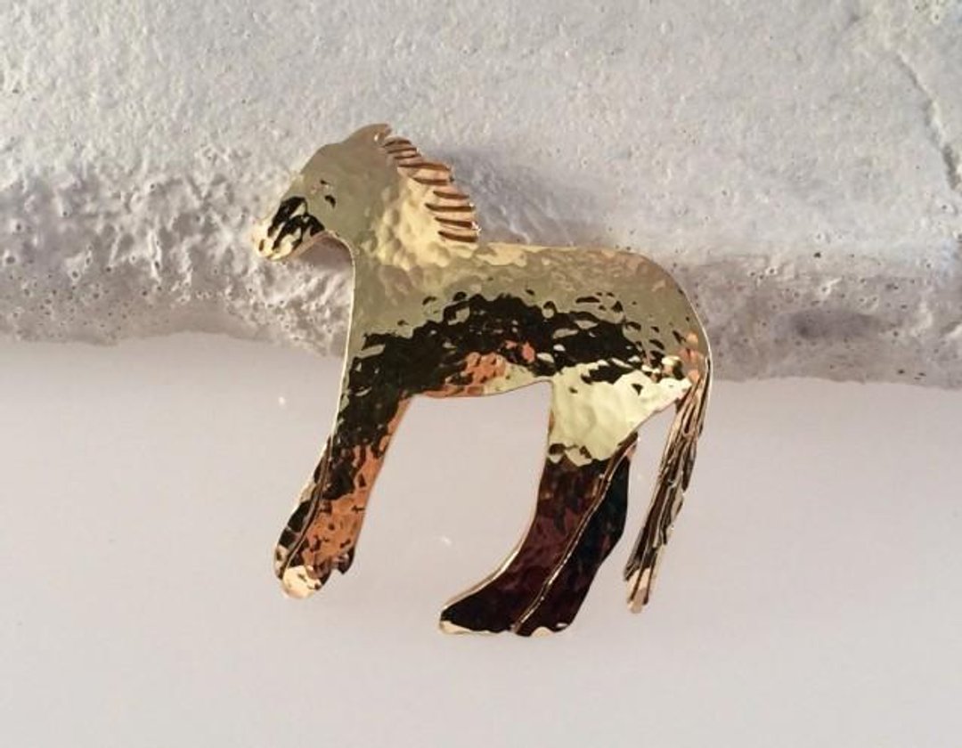 Yonaguni Horse ◇ Brass Forged Brooch - 胸针 - 其他金属 