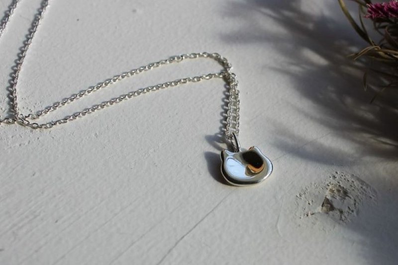 925 纯银 猫脸造型坠饰项链 - 项链 - 纯银 银色