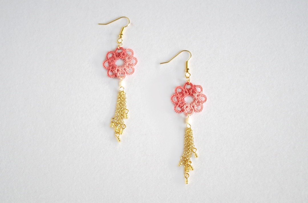Tatting lace two-tone earrings, pink - 耳环/耳夹 - 棉 粉红色