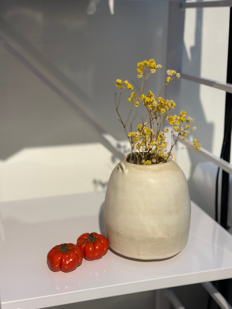手捏陶瓶花器/乳白色花瓶 - 花瓶/陶器 - 陶 