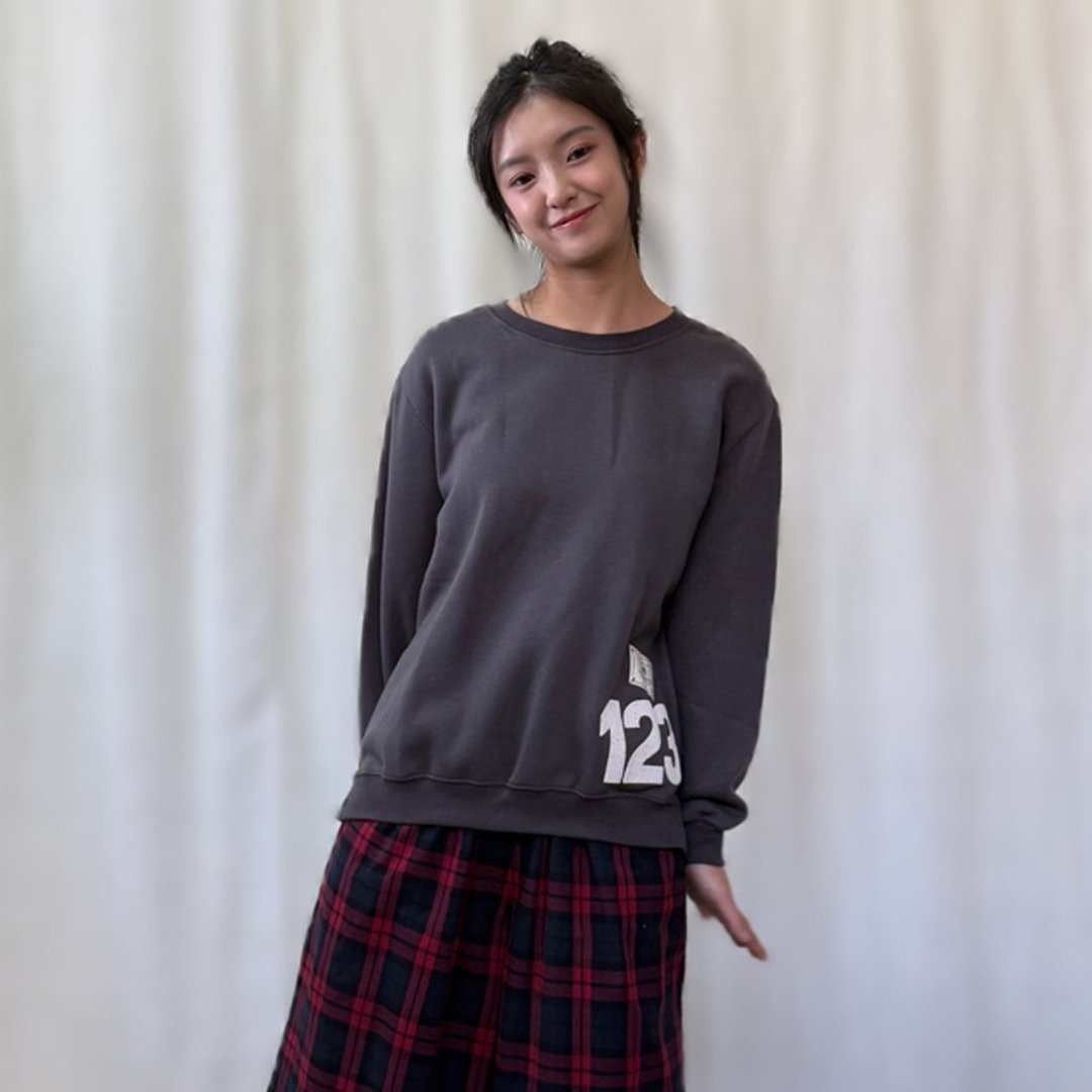 圆领休闲数字大学 T - 女装上衣 - 其他材质 灰色