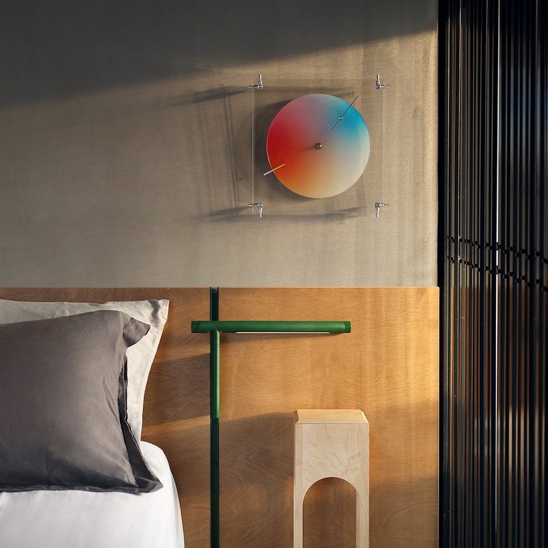 動態變色掛鐘 | 彩虹光譜壓克力立鐘 藝術裝置 原創設計 創意禮物 - 时钟/闹钟 - 压克力 多色