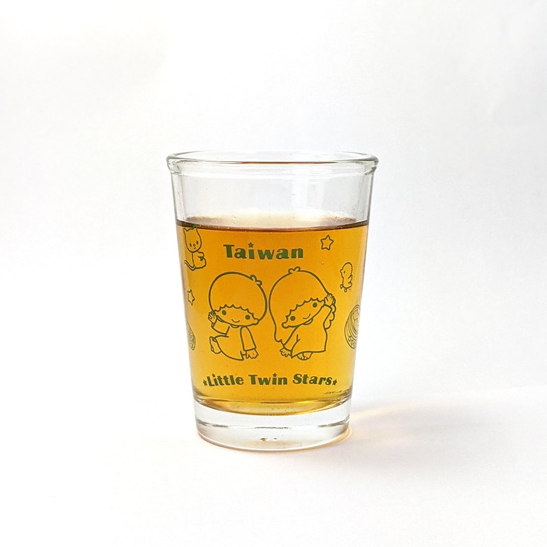 【漫游台湾 X 三丽鸥】双子星啤酒杯-台湾限定+贴纸-淡水 - 玻璃杯 - 玻璃 