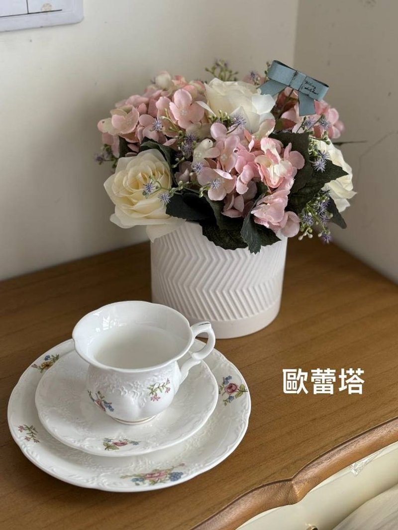 欧蕾塔手做**玫瑰+粉绣球人造盆花 - 植栽/盆栽 - 其他材质 白色
