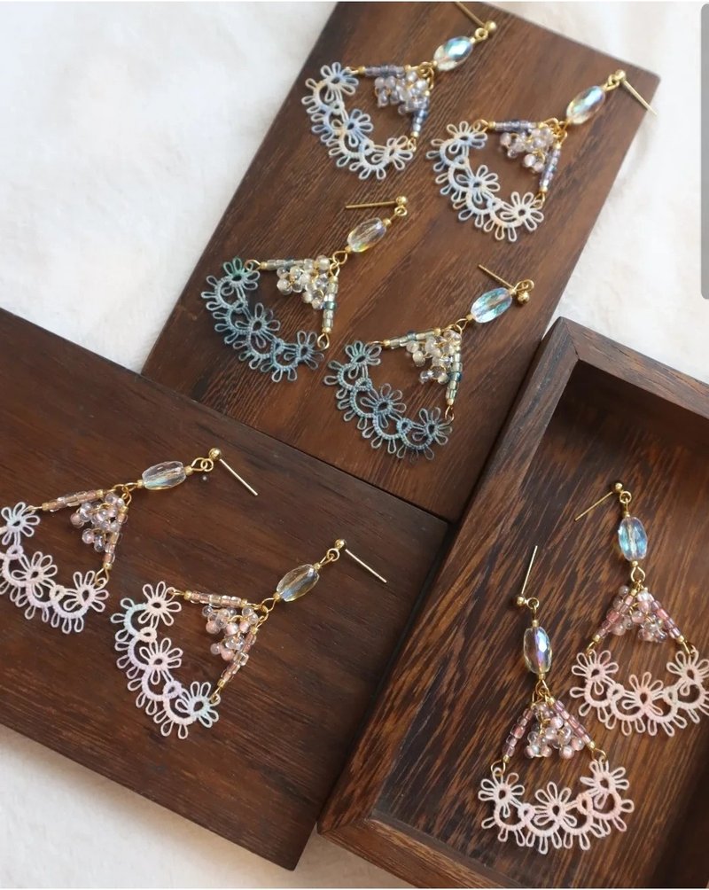 洛可可帘幕 蕾丝梭编饰品 - 耳环/耳夹 - 棉．麻 多色