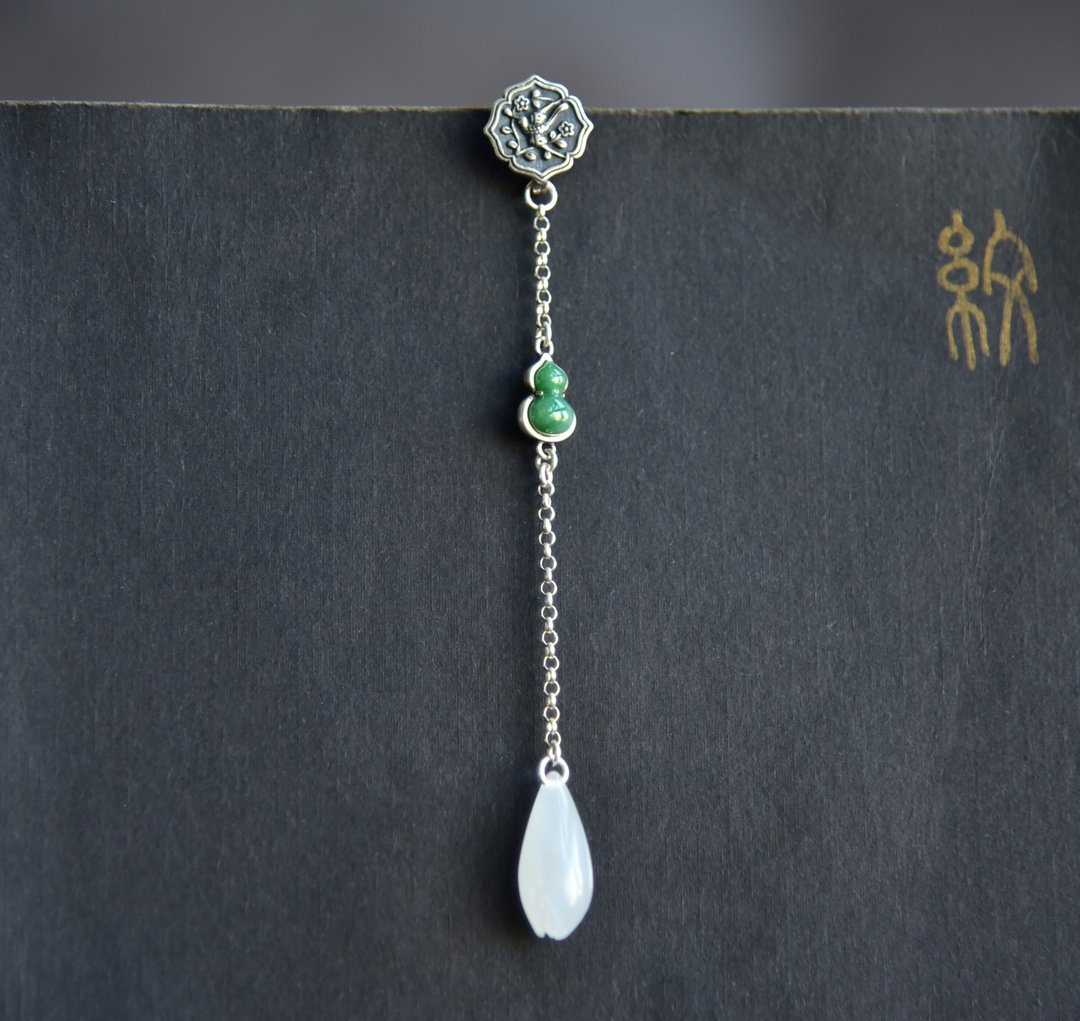 【玉兰花】925银天然和田玉白玉雕刻玉兰花流苏压襟吊饰 - 吊饰 - 玉石 白色