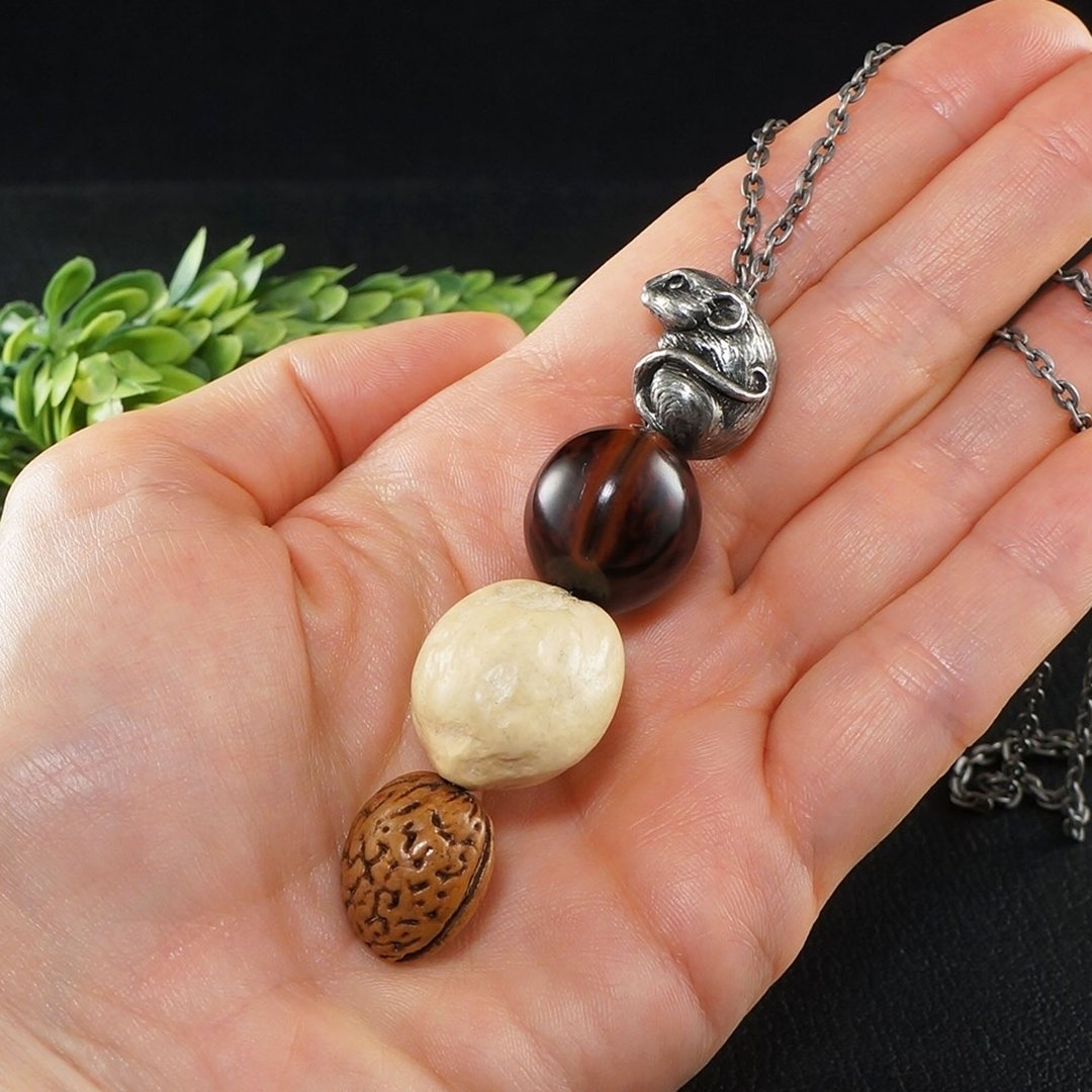 Cute Mouse Rat Brown Beige Ivory Kukui Seeds Nuts Pendant Necklace Jewelry Gift - 项链 - 其他材质 咖啡色