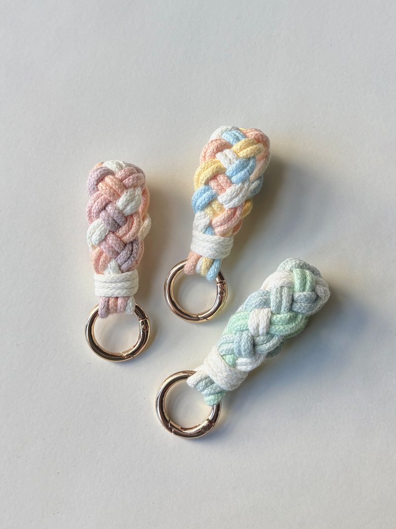 吊饰－四股 手作编织钥匙圈 - 钥匙链/钥匙包 - 棉．麻 多色