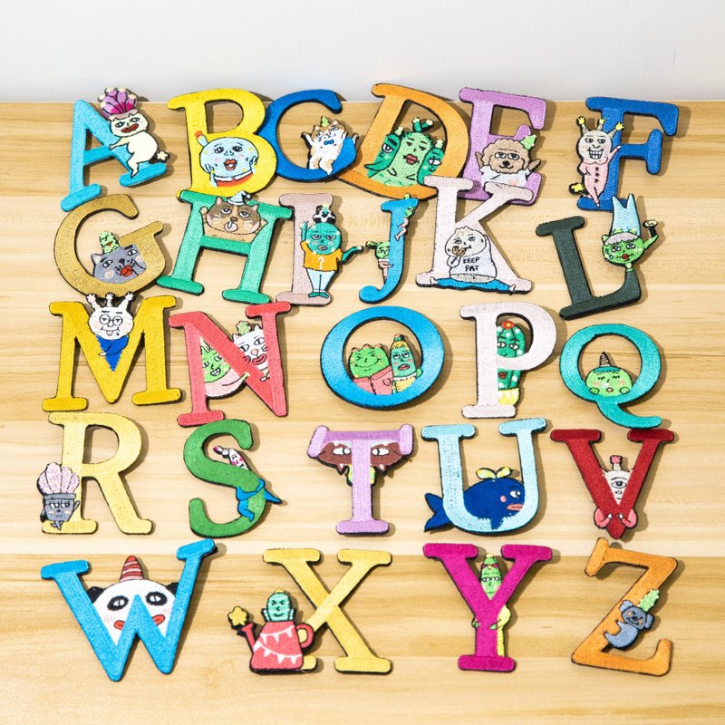 插画 X 刺绣别针胸针熨贴 - 英文字母系列 - 胸针 - 绣线 多色