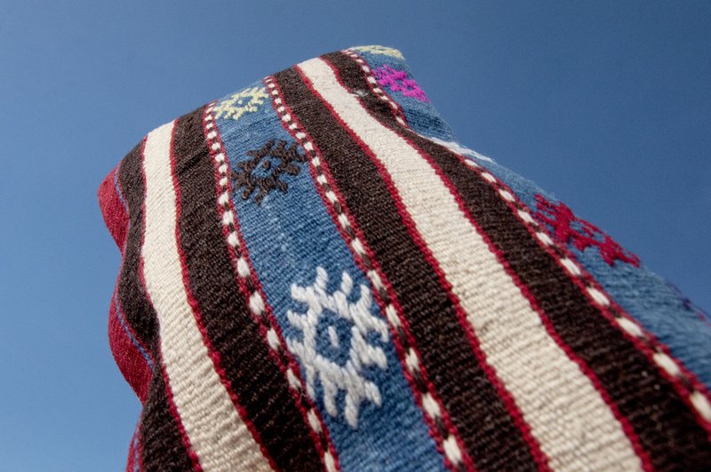 土耳其地毯抱枕套 羊毛抱枕套 kilim图腾地毯枕头套-葡萄牙风图腾 - 枕头/抱枕 - 羊毛 多色