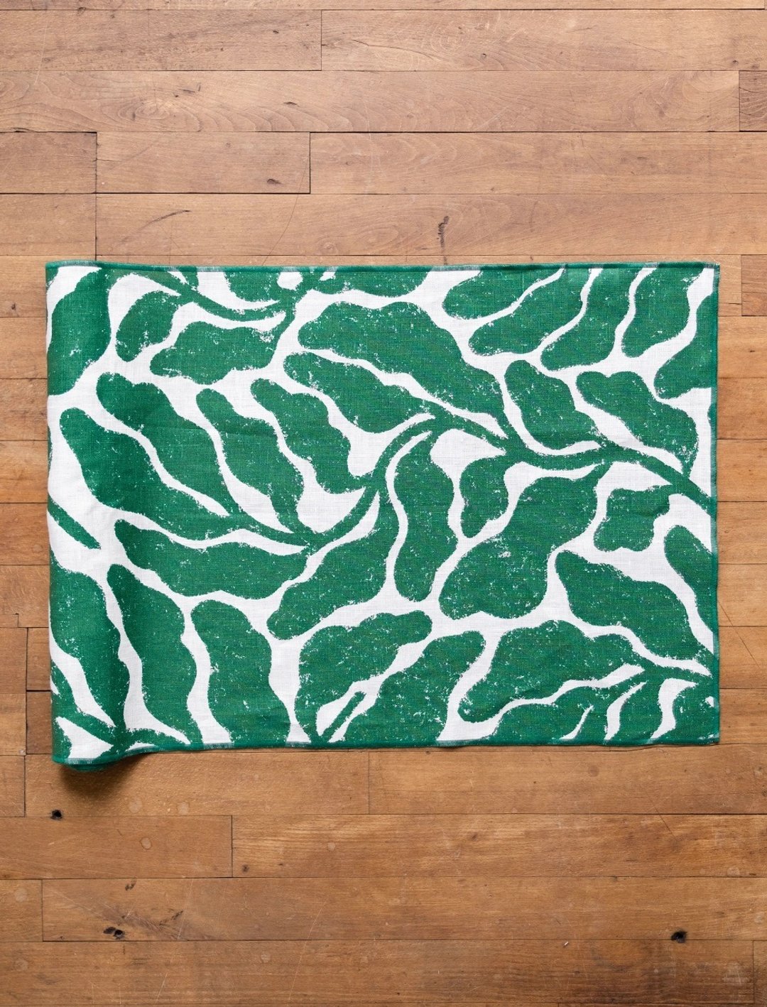 北欧设计 - LEAVES LINEN TABLE RUNNER, GREEN 桌旗叶片 - 餐垫/桌巾 - 亚麻 绿色