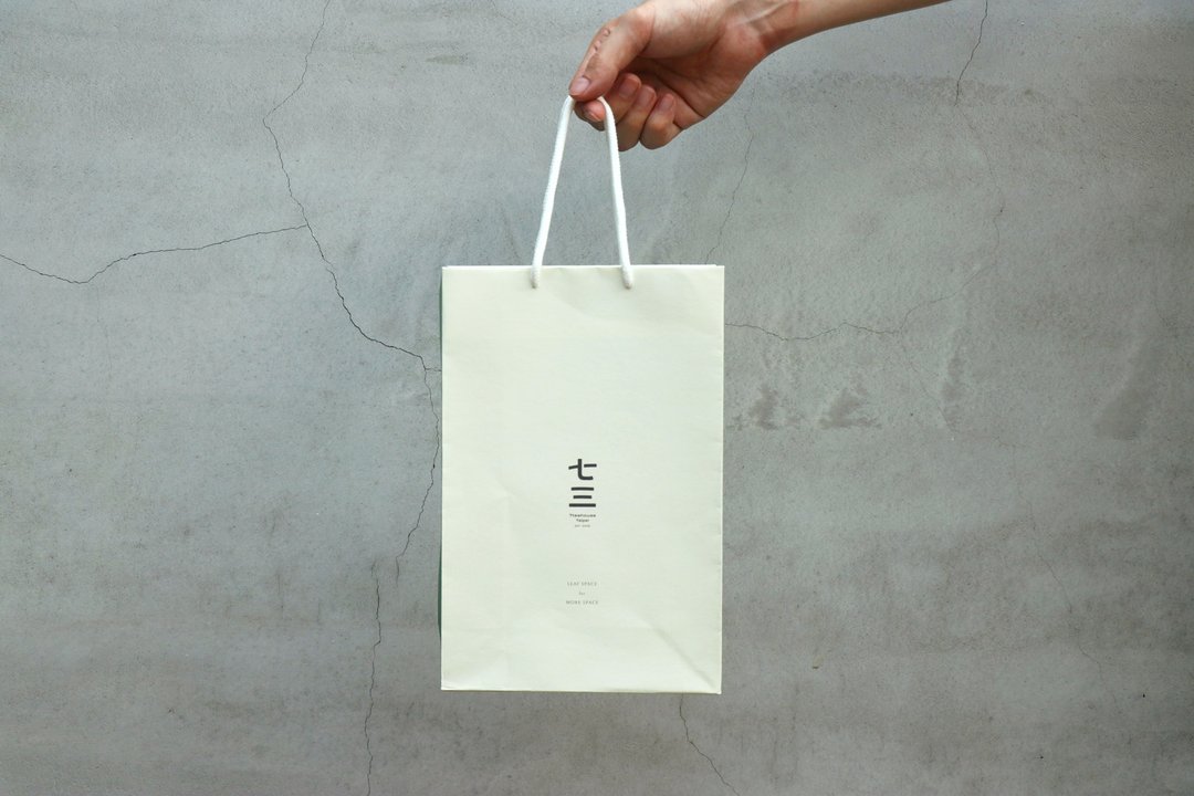 品牌纸提袋- 大、小 - 其他 - 纸 多色
