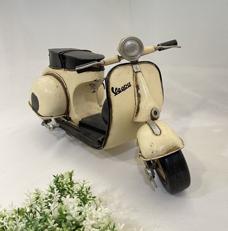 【好日恋物】德国带回 VESPA 台湾伟士牌复古摩托车模型收藏品 - 摆饰 - 其他金属 白色