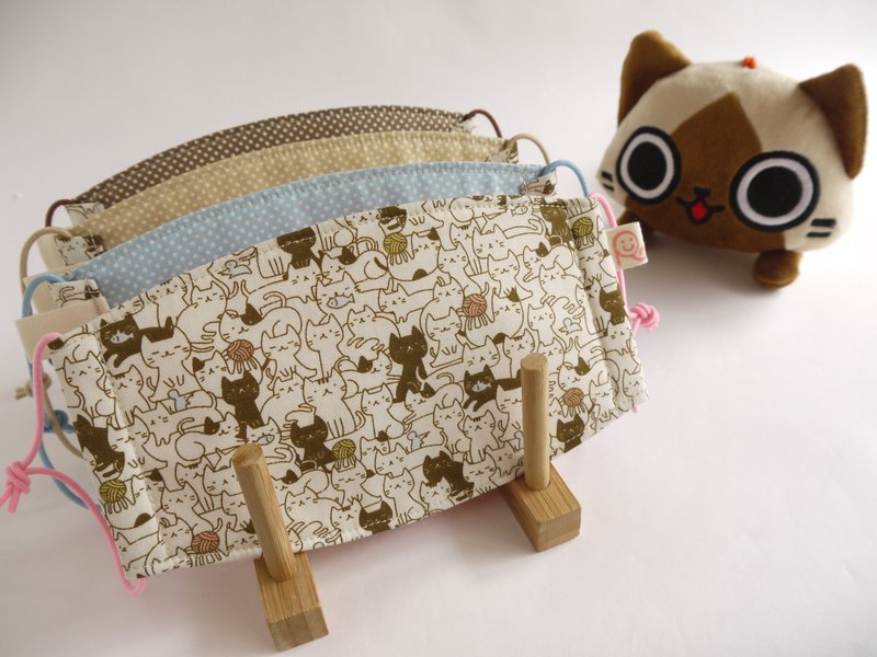 可爱小阿咪~*喵喵弧形口罩 / 免费盖印1个代表性英文字母喔!(背面空白布标处) - 口罩 - 其他材质 白色