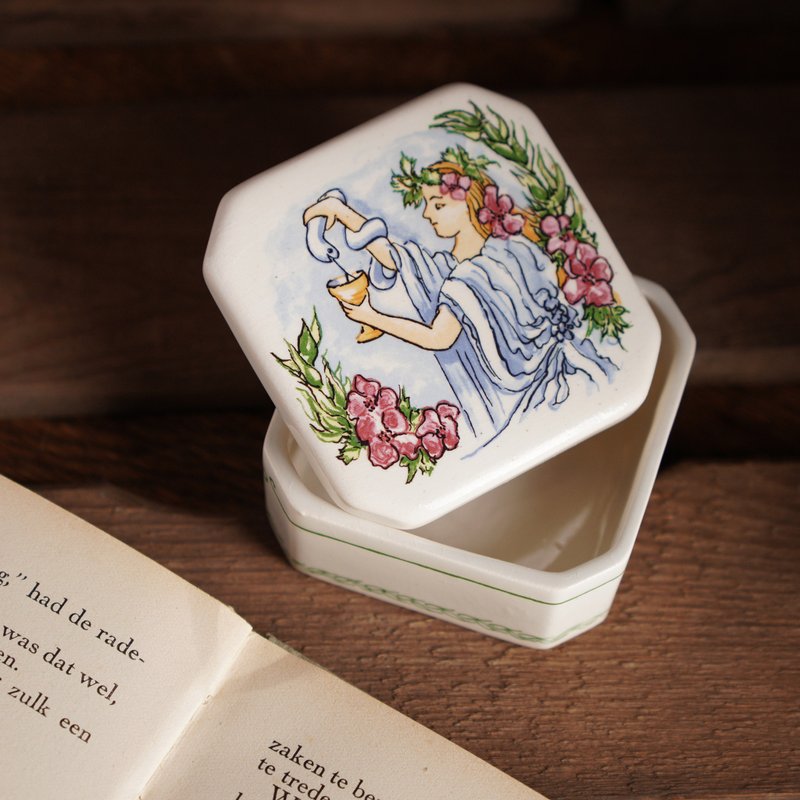 荷兰Regina'希腊女神Hygieia'附盖饰品盒/药盒/储物盒 - 收纳用品 - 陶 多色